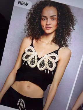 🦋 🦋 Hello Gorgeous! POL Embroidered Fringe V-Neck Cropped Cami